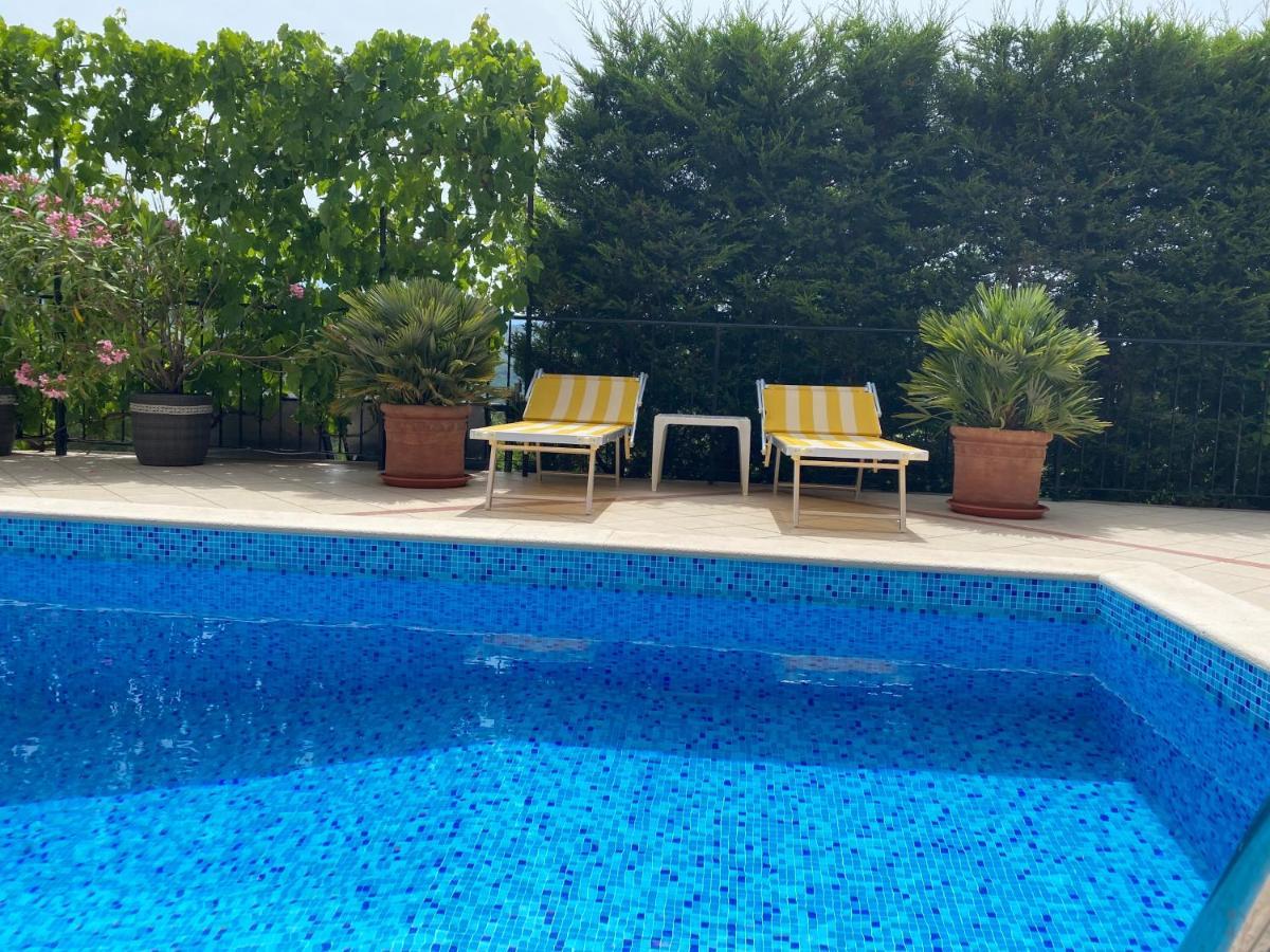 Apartments Villa Viktoria 티바트 외부 사진