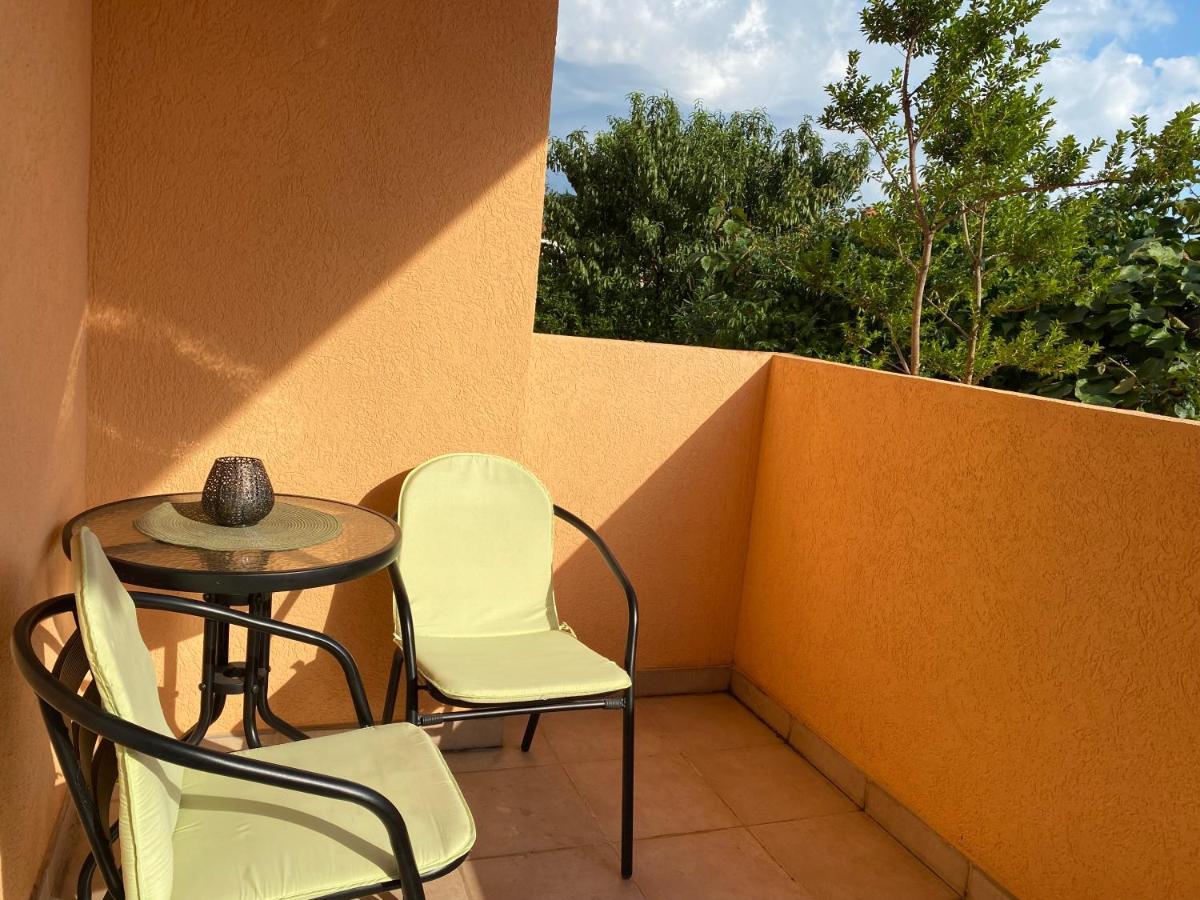 Apartments Villa Viktoria 티바트 외부 사진