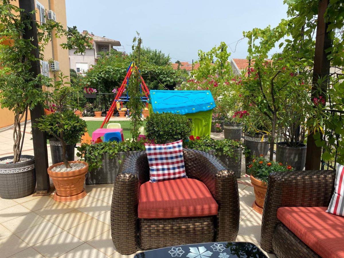Apartments Villa Viktoria 티바트 외부 사진