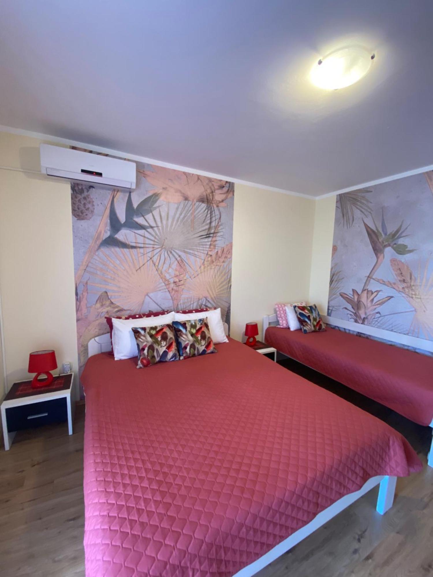Apartments Villa Viktoria 티바트 외부 사진