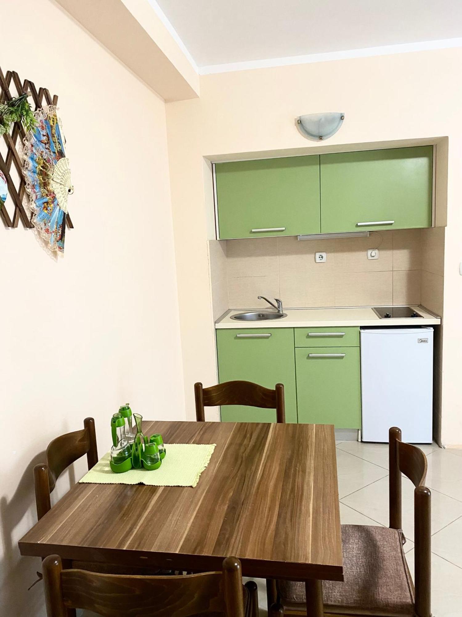 Apartments Villa Viktoria 티바트 외부 사진