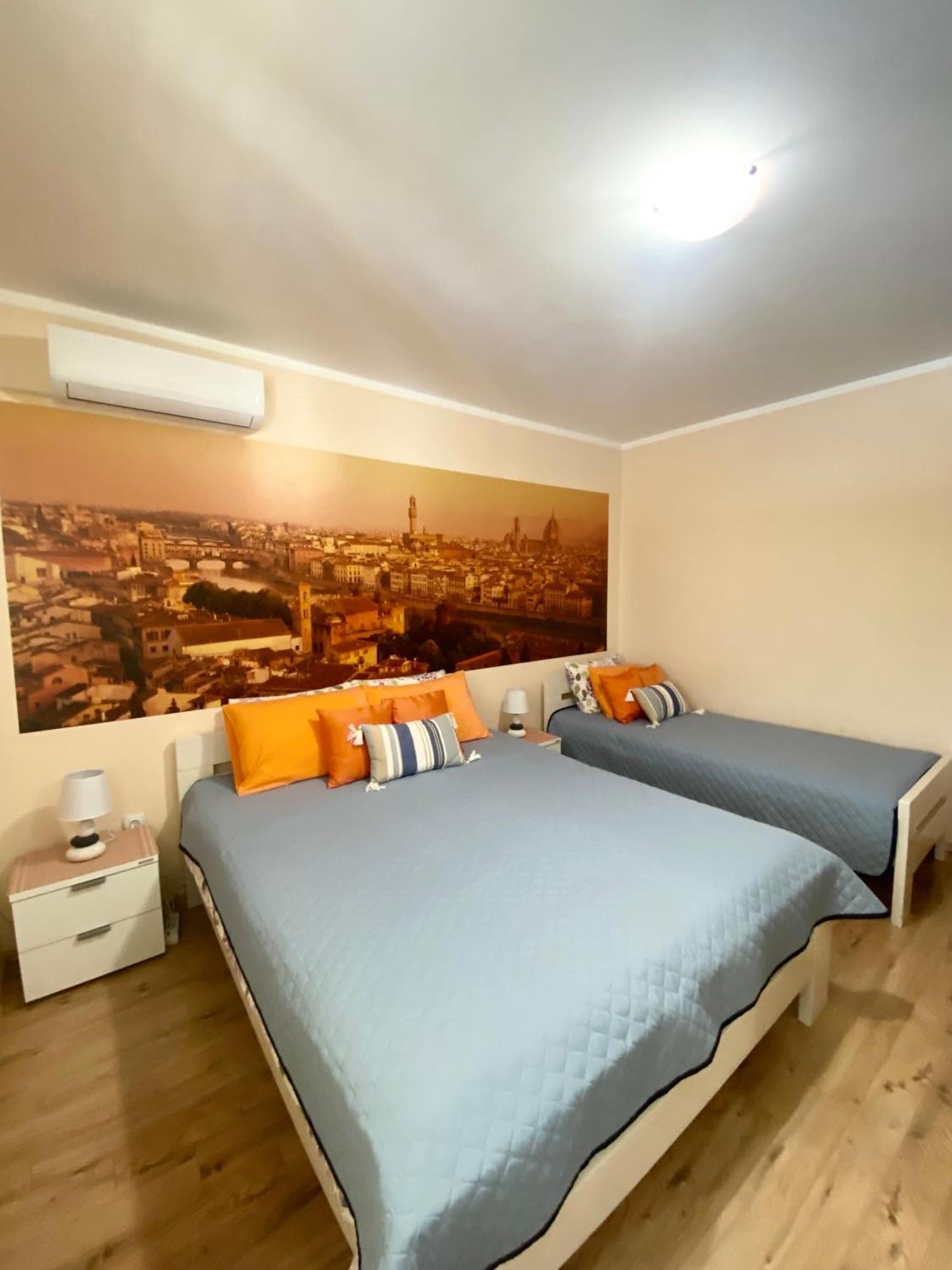 Apartments Villa Viktoria 티바트 외부 사진