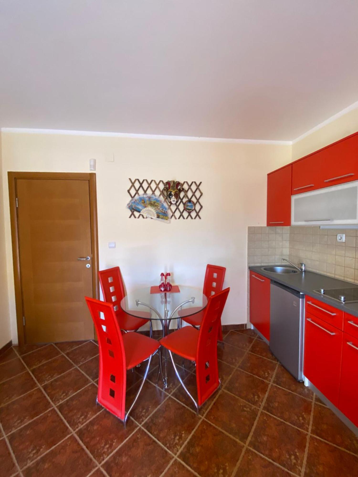 Apartments Villa Viktoria 티바트 외부 사진
