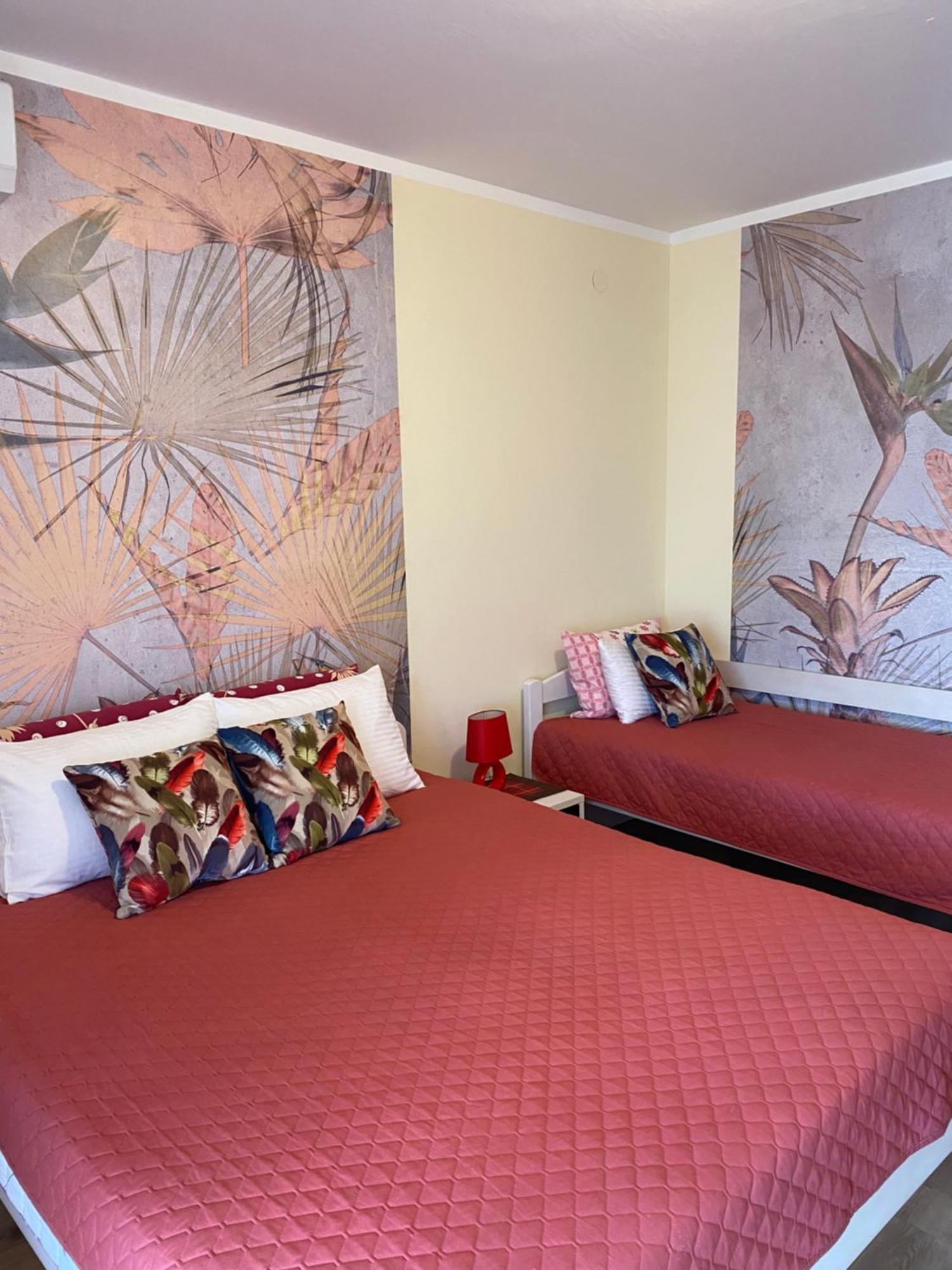 Apartments Villa Viktoria 티바트 외부 사진