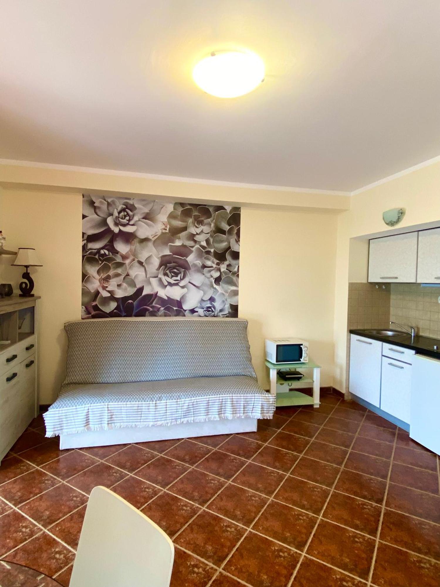 Apartments Villa Viktoria 티바트 외부 사진
