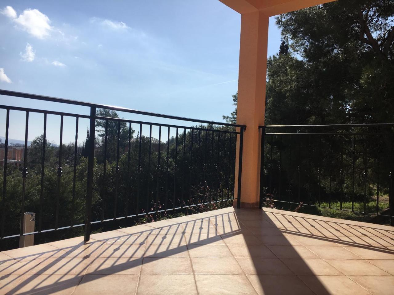 Apartments Villa Viktoria 티바트 외부 사진